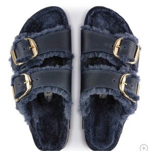 NWT Arizona Big Buckle Shearling size 35